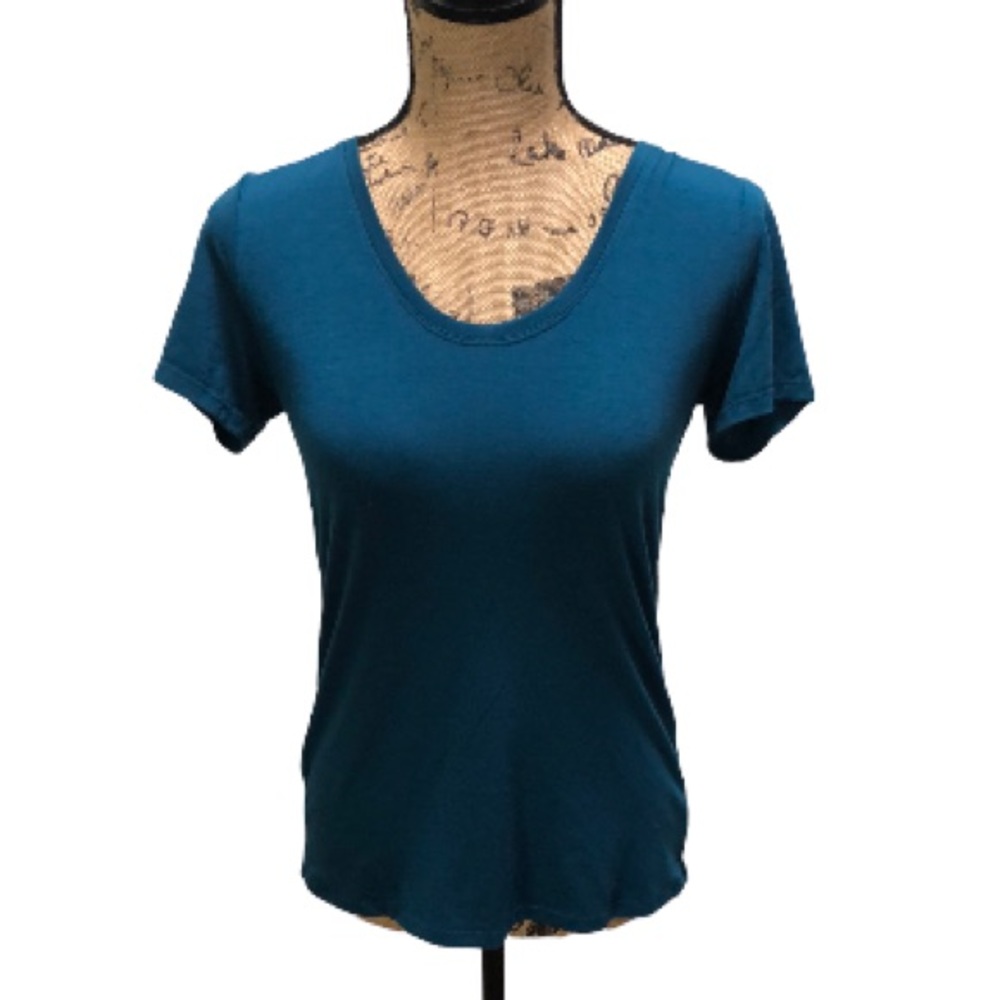 {Athleta} Essence Vital Teal Scoop Neck Tee
